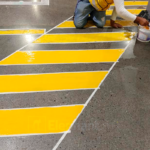 ¿Qué es el balizamiento en un estacionamiento o en una ciudad?